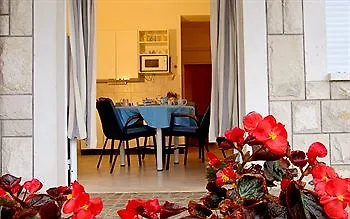 Villa Pape Traù 0*,  Croazia